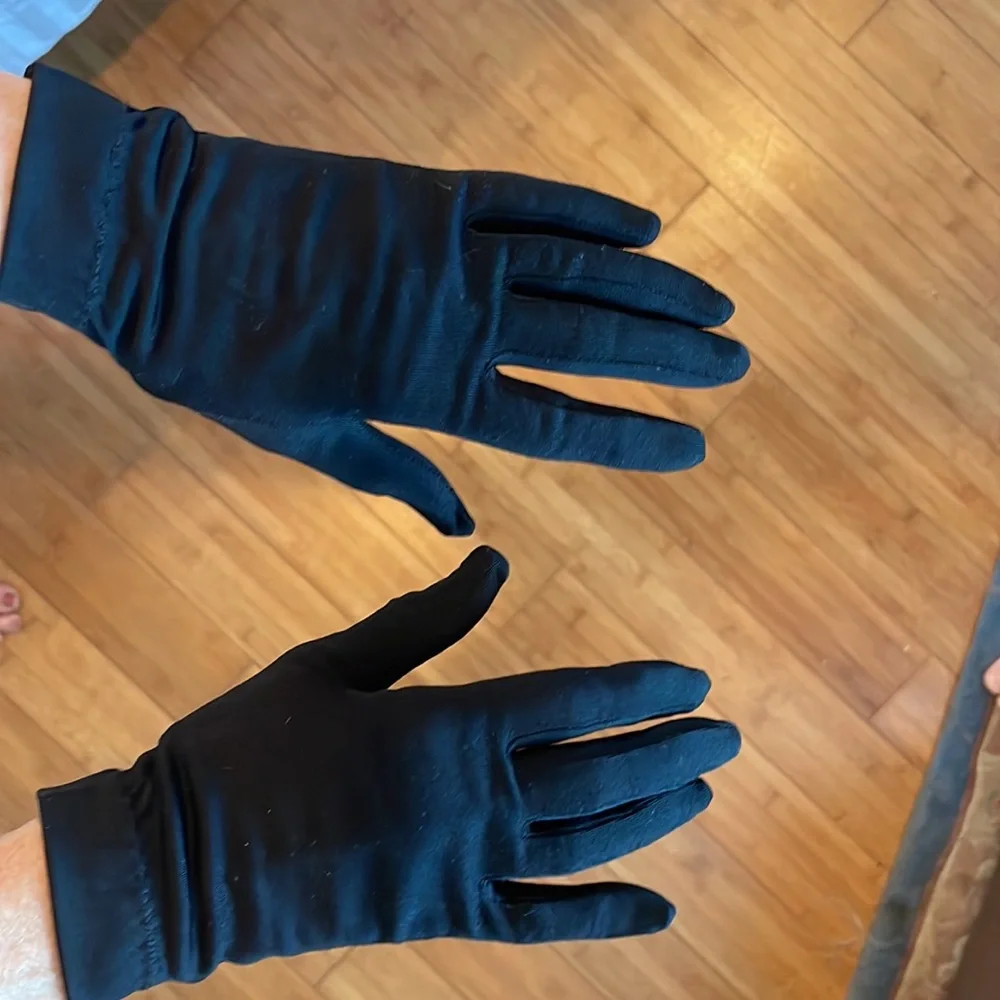 Vintage black gloves